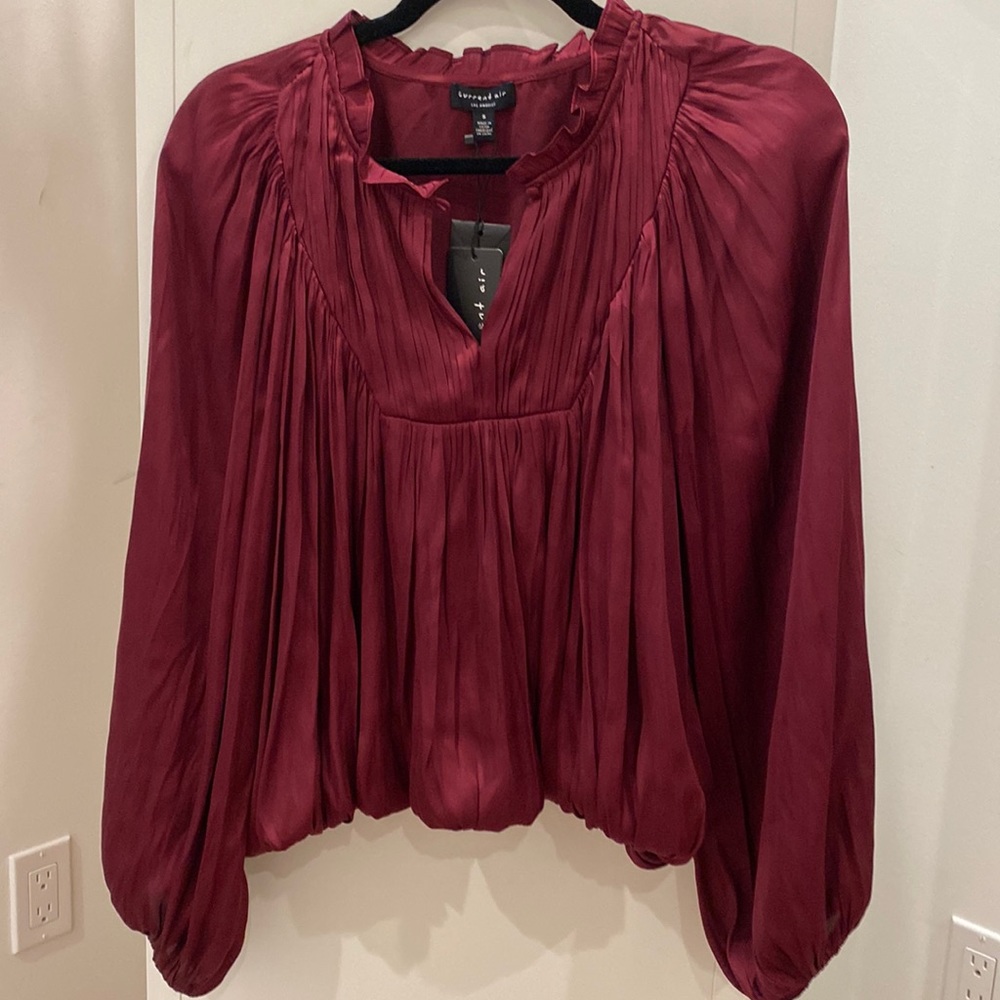 NWT Current Air blouse in beautiful burgundy
